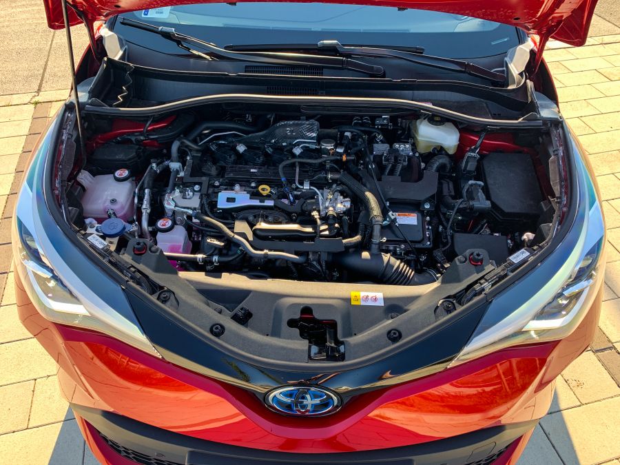 Célba ért – Toyota C-HR Selection 2.0 Hybrid - STYLENEWS - Mobility - Toyota C suv, toyota chr, toyota chr 2.0, toyota CHR teszt, toyota crossover, toyota hybrid, toyota SUV, 