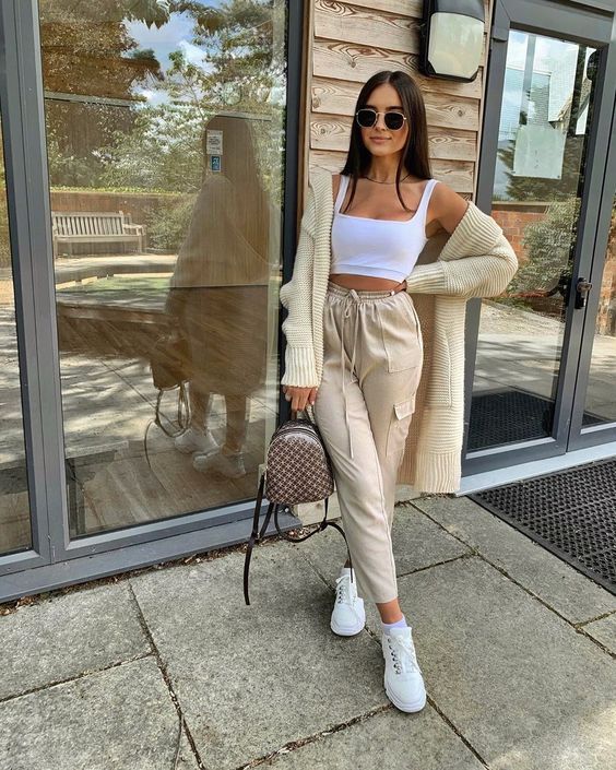 Stílusiskola: így viselj crop topokat nyáron - DIVAT&STÍLUS - Stílusiskola - crop top, divat, outfit, stílus, 