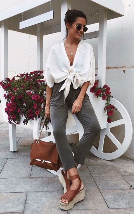 Stílusiskola: így viselj nyáron fehér ingeket - DIVAT&STÍLUS - Stílusiskola - divat, fehér ing, nyár, outfit, stílus, 