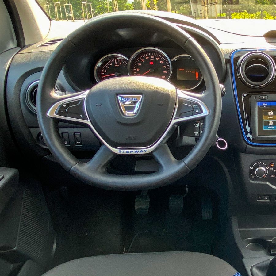 Elvitte a monyómat – Dacia Lodgy 1.3 - STYLENEWS - Mobility - dacia lodgy, dacia lodgy 1.3, dacia lodgy 7 személyes, dacia lodgy teszt, lodgy teszt, 