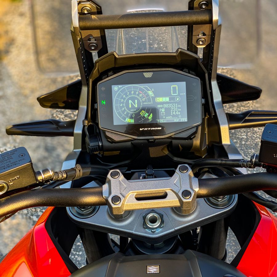 Felfelé kerekítve – V-Strom 1050XT ABS - STYLENEWS - Mobility - suzuki v-strom teszt, suzukimotors, v-strom, v-strom 1050 teszt, v-strom 1050xt, v-strom teszt, 