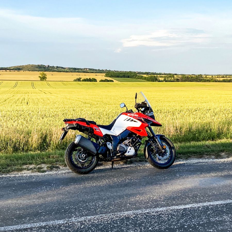 Felfelé kerekítve – V-Strom 1050XT ABS - STYLENEWS - Mobility - suzuki v-strom teszt, suzukimotors, v-strom, v-strom 1050 teszt, v-strom 1050xt, v-strom teszt, 