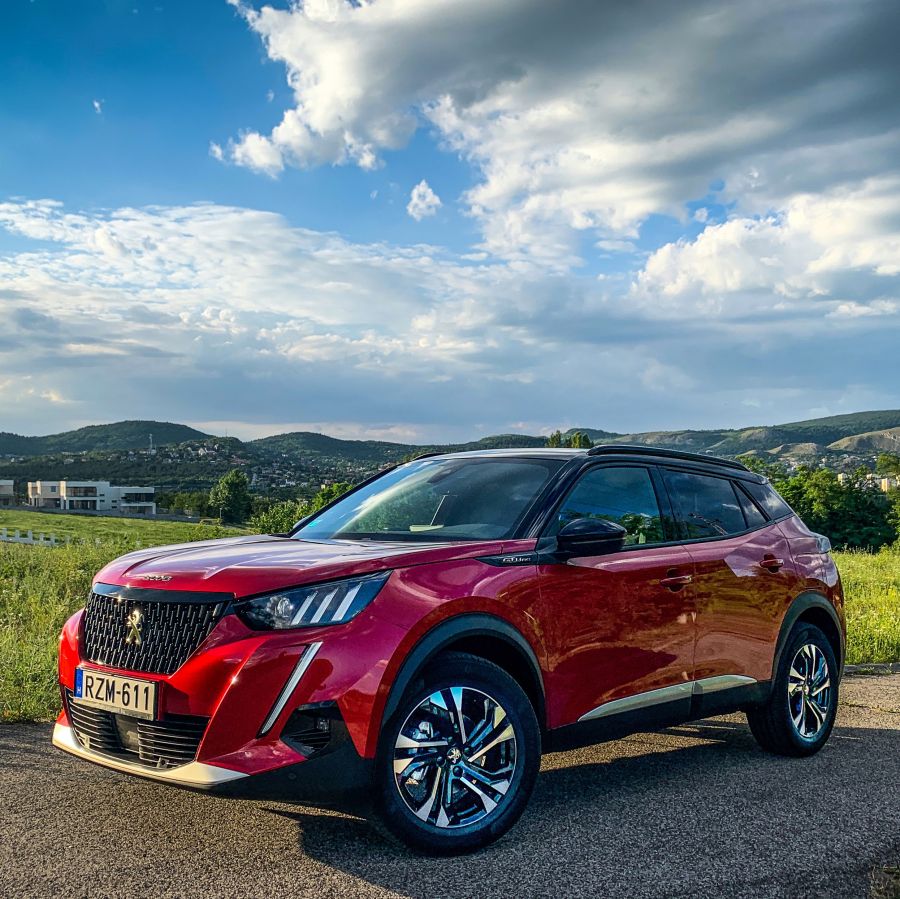 SUV francia módon - Peugeot 2008 1.2 GT Line - STYLENEWS - Mobility - peugeot 2008, peugeot 2008 gti teszt, peugeot 2008 teszt, peugeot suv teszt, 