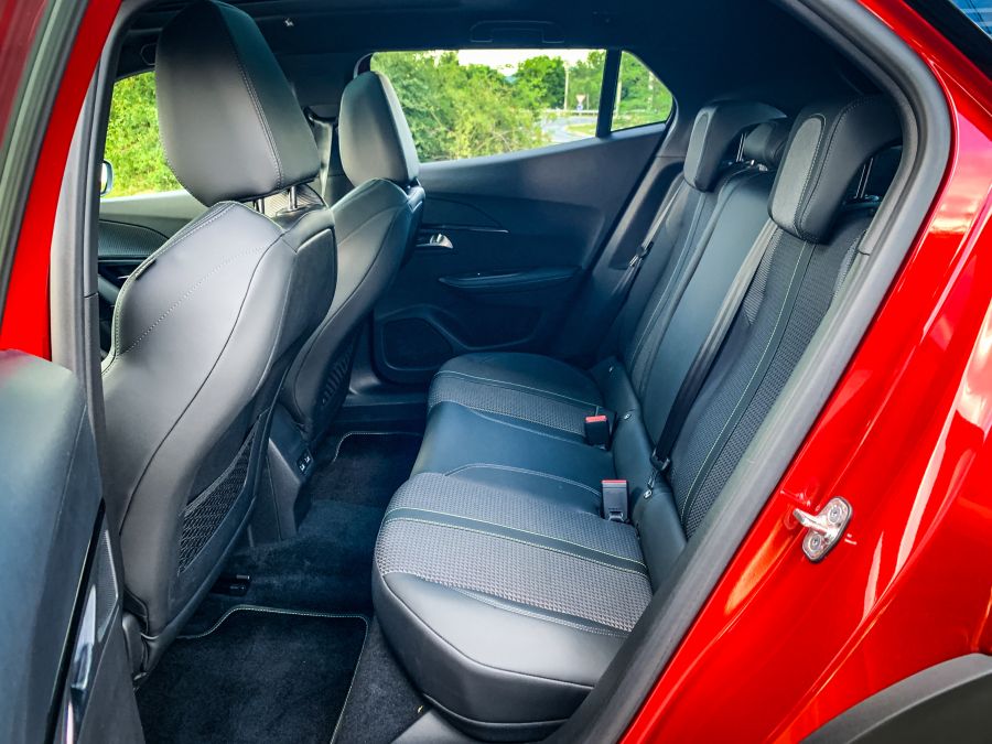 SUV francia módon - Peugeot 2008 1.2 GT Line - STYLENEWS - Mobility - peugeot 2008, peugeot 2008 gti teszt, peugeot 2008 teszt, peugeot suv teszt, 