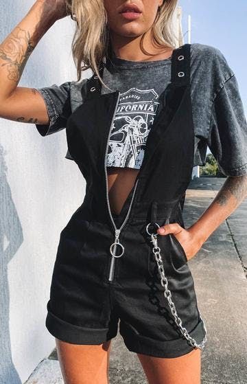 Stílusiskola: így viselj kantáros nadrágokat - DIVAT&STÍLUS - Stílusiskola - divat, kantáros nadrág, outfit, stílus, 