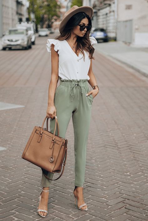 Stílusiskola: így viseld nyáron a khaki színt - DIVAT&STÍLUS - Stílusiskola - divat, khaki, outfit, stílus, 