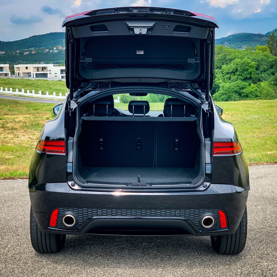 Tökéletes alternatíva – Jaguar E-Pace 2.0d R Dynamic S - STYLENEWS - Mobility - jaguar dízel teszt, jaguar e pace, jaguar e pace r dynamic teszt, jaguar epace teszt, jaguar suv teszt, jaguar teszt, 