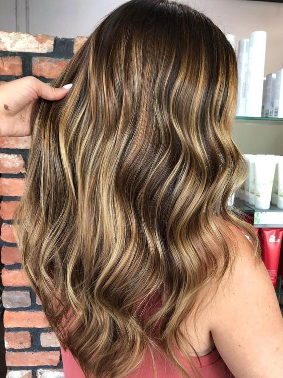 Top10: ha hajszínt szeretnél váltani, akkor válaszd a sötét mézszőkét - SZÉPSÉG - Hajápolás  - árnyalat, frizura, haj, hajszín, mézszőke, sötét mézszőke, 