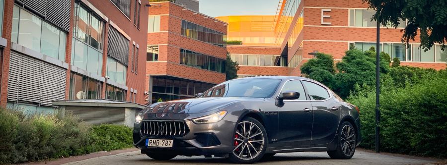 Tradíció, stílus, sebesség – Maserati Ghibli 3.0 V6 - STYLENEWS - Mobility - ghibli 3.0 teszt, maserati ghibli, maserati ghibli teszt, maserati teszt, stílusos autók, 