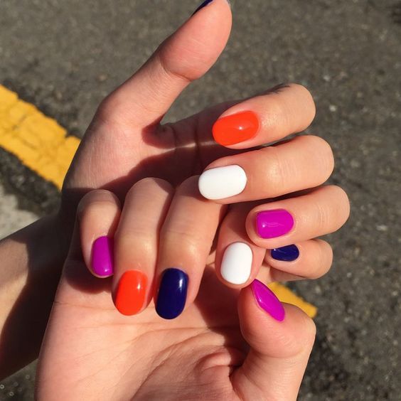 10 manikűr ötlet, ha te is döntésképtelen vagy - SZÉPSÉG -  - köröm, manikűr, nyár, színek, színes, 