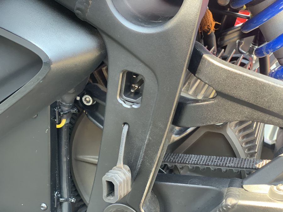 Tekints a jövőbe - ZERO DS ZF14.4 - STYLENEWS - Mobility - elektromos motorkerékpár teszt, szallerbeck motor teszt, szallerbeck zero ds teszt, zero ds elektromos, zero ds motor, zero ds naked, zero ds teszt, 