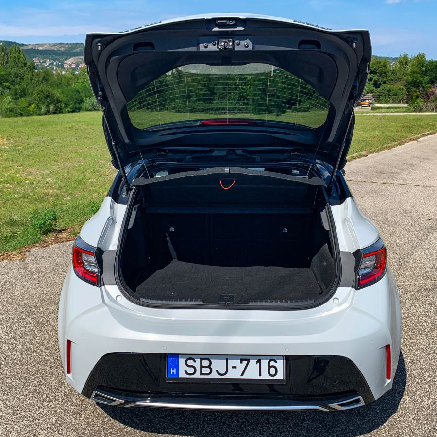 L’art pour l’art - Toyota Corolla 2.0 Hybrid Dynamic Force GR Sport 2020 - STYLENEWS - Mobility - corolla 2020 teszt, corolla gr, corolla gr teszt, corolla hybrid teszt, toyota corolla gr hybrid 2.0 teszt, toyota corolla teszt, 