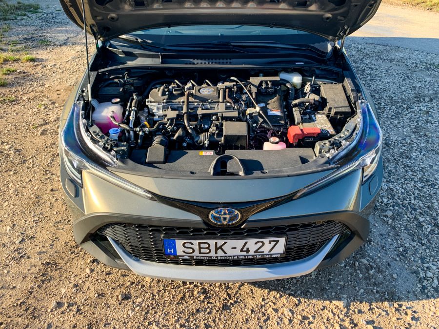 A mindenes – Toyota Corolla Trek - STYLENEWS - Mobility - corolla hybrid teszt, corolla kombi teszt, toyota corolla trek teszt, trek teszt, 