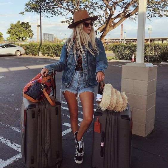 Stílusiskola: így viselj ősszel farmer shortokat - DIVAT&STÍLUS - Stílusiskola - divat, famer, farmer short, outfit, ősz, stílus, 