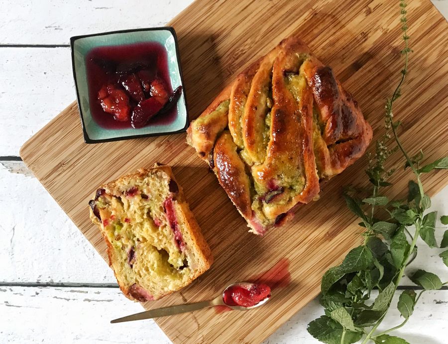 Pisztáciás-szilvás babka (jeruzsálemi kalács) - STYLELIFE - Gasztronómia - 