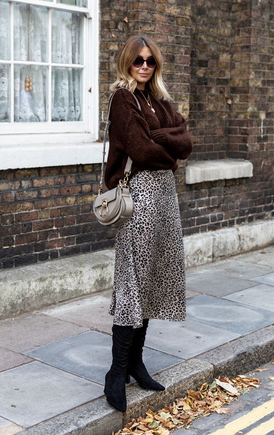 Stílusiskola: így viselj ősszel állatmintás szoknyákat - DIVAT&STÍLUS - Stílusiskola - állatminta, divat, outfit, stílus, szoknya, 