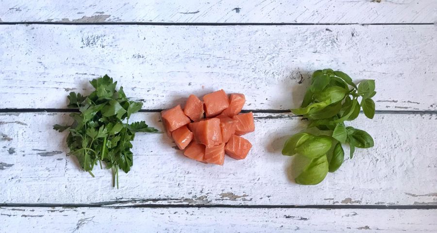 Lazacos farfalle (pirított újhagyma, tökmagos petrezselymes pesto) - STYLELIFE - Gasztronómia - farfalle, gasztronómia, lazacos farfalle, pestos tészta, tészta, 