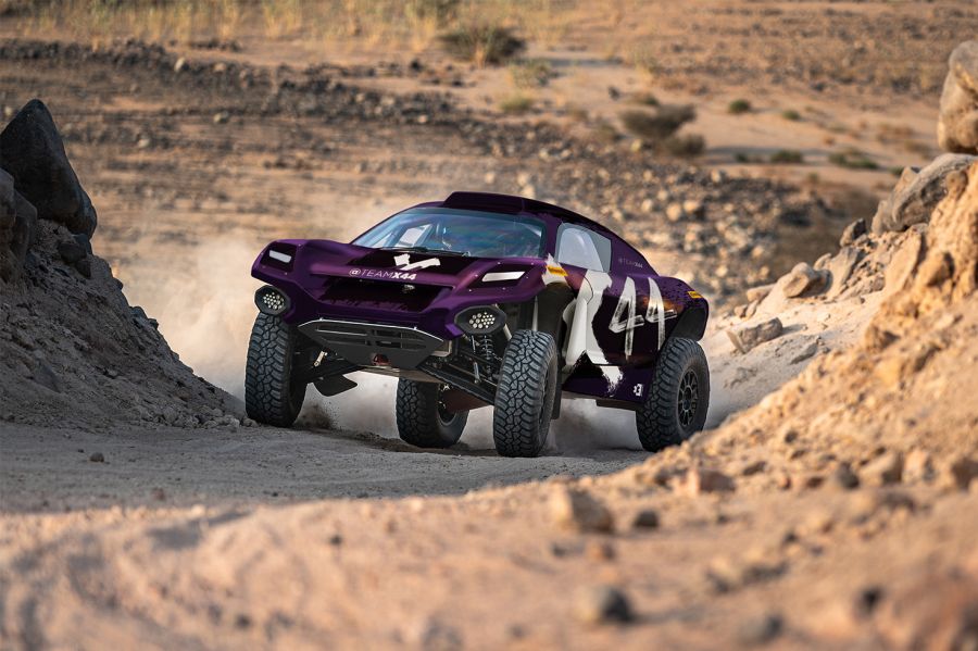 Az alapító partner Continental üdvözli Lewis Hamiltont az új Extreme E versenysorozatban - STYLENEWS - Mobility - continental, extreme e, lewis hamilton, 