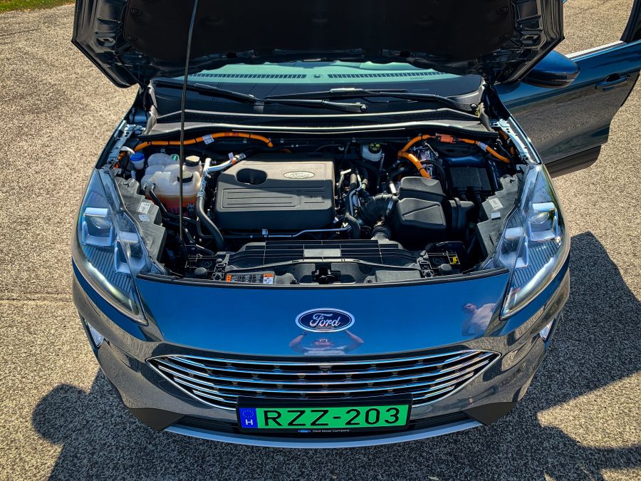 Szinte csak érzelemből - Ford Kuga Plug-in - STYLENEWS - Mobility - 2020 ford kuga, ford hibrid teszt, ford kiga plug-in hybrid teszt, ford kuga, ford suv, kuga plug-in hybrid, 