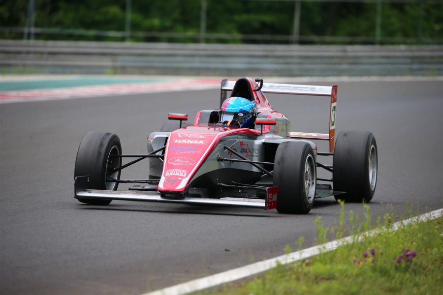 Bajnoki címek küszöbén - Mobility -  - gender racing, verseny, 