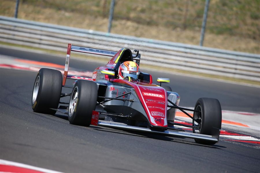 Bajnoki címek küszöbén - Mobility -  - gender racing, verseny, 