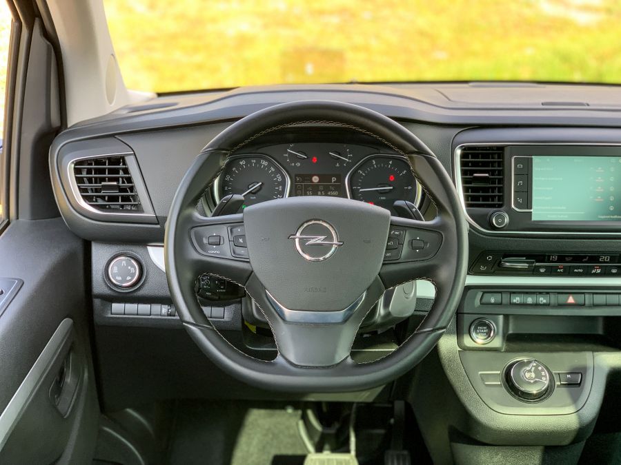 Akár fel is állhatsz benne – Opel Zafira Life L Business innovation - STYLENEWS - Mobility - opel zafira, opel zafira 2020, opel zafira life teszt, 