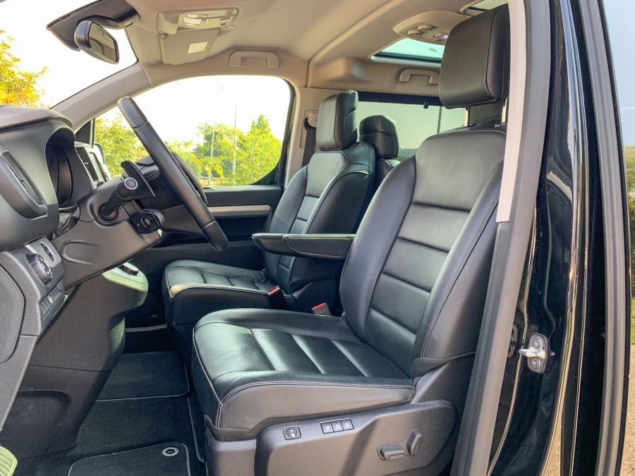 Akár fel is állhatsz benne – Opel Zafira Life L Business innovation - STYLENEWS - Mobility - opel zafira, opel zafira 2020, opel zafira life teszt, 