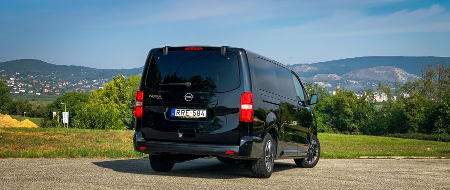 Akár fel is állhatsz benne – Opel Zafira Life L Business innovation - STYLENEWS - Mobility - opel zafira, opel zafira 2020, opel zafira life teszt, 