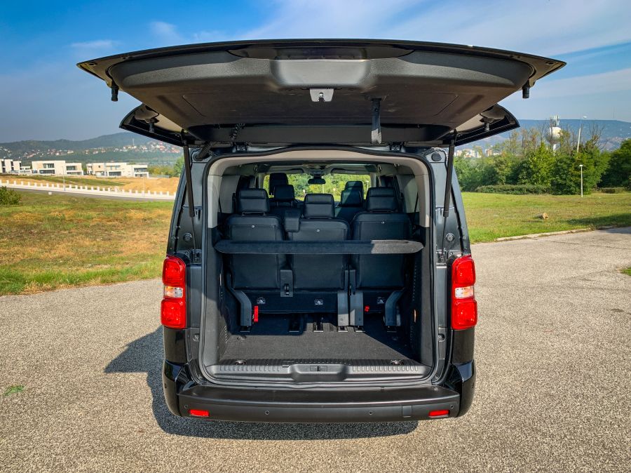 Akár fel is állhatsz benne – Opel Zafira Life L Business innovation - STYLENEWS - Mobility - opel zafira, opel zafira 2020, opel zafira life teszt, 