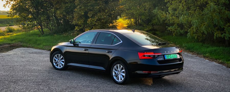 A környezetvédelmi miniszter – Skoda Superb iV Plug-in hybrid - STYLENEWS - Mobility - skoda PHEV teszt, skoda superb, Supeb hibrid teszt, superb 2020 teszt, superb iV Plug-in hybrid teszt, superb plugin teszt, 