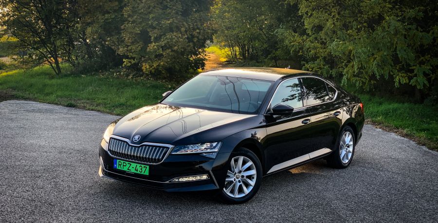A környezetvédelmi miniszter – Skoda Superb iV Plug-in hybrid - STYLENEWS - Mobility - skoda PHEV teszt, skoda superb, Supeb hibrid teszt, superb 2020 teszt, superb iV Plug-in hybrid teszt, superb plugin teszt, 