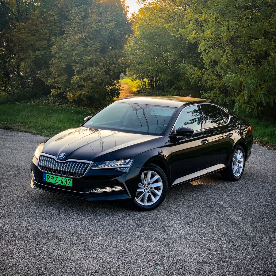 A környezetvédelmi miniszter – Skoda Superb iV Plug-in hybrid - STYLENEWS - Mobility - skoda PHEV teszt, skoda superb, Supeb hibrid teszt, superb 2020 teszt, superb iV Plug-in hybrid teszt, superb plugin teszt, 