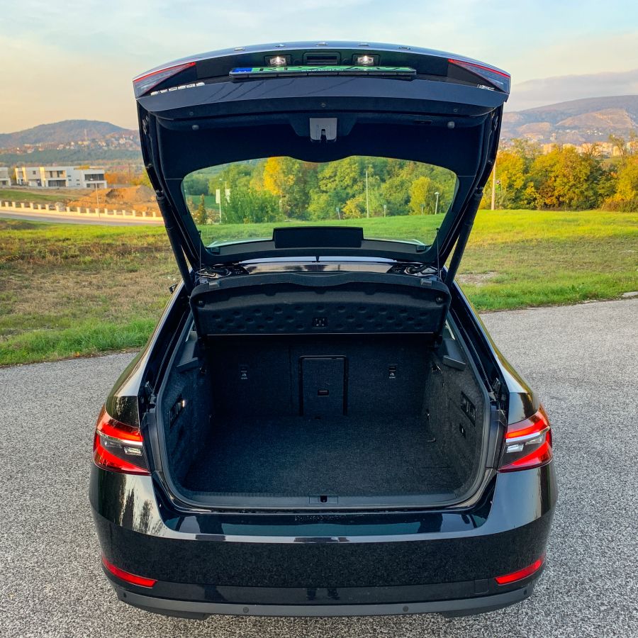 A környezetvédelmi miniszter – Skoda Superb iV Plug-in hybrid - STYLENEWS - Mobility - skoda PHEV teszt, skoda superb, Supeb hibrid teszt, superb 2020 teszt, superb iV Plug-in hybrid teszt, superb plugin teszt, 