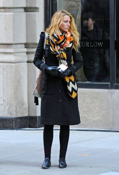 Stílusiskola: így viselj színes sálakat - DIVAT&STÍLUS - Stílusiskola - divat, outfit, sálak, stílus, színes sálak, 