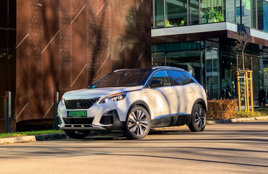 A legerősebb, de nem ezért szeretem – Peugeot 3008 PHEV - STYLENEWS - Mobility - 3008 hybrid, 3008 hybrid teszt, 3008 peugeot 2020, 3008 suv, peugeot 3008 phev, peugeot 3008 plug-in hybrid teszt, 