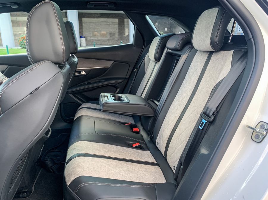 A legerősebb, de nem ezért szeretem – Peugeot 3008 PHEV - STYLENEWS - Mobility - 3008 hybrid, 3008 hybrid teszt, 3008 peugeot 2020, 3008 suv, peugeot 3008 phev, peugeot 3008 plug-in hybrid teszt, 