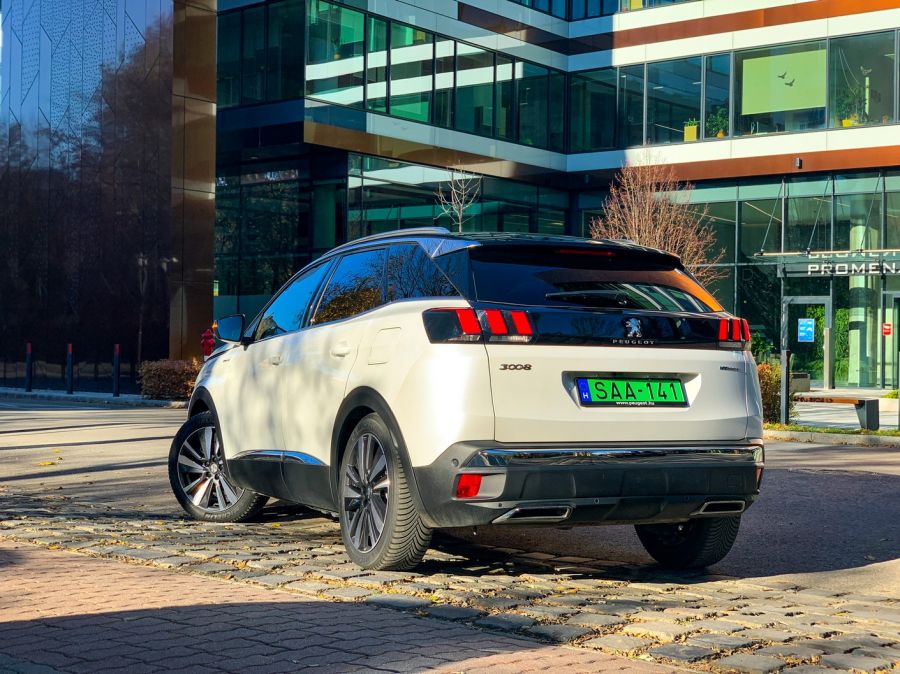A legerősebb, de nem ezért szeretem – Peugeot 3008 PHEV - STYLENEWS - Mobility - 3008 hybrid, 3008 hybrid teszt, 3008 peugeot 2020, 3008 suv, peugeot 3008 phev, peugeot 3008 plug-in hybrid teszt, 
