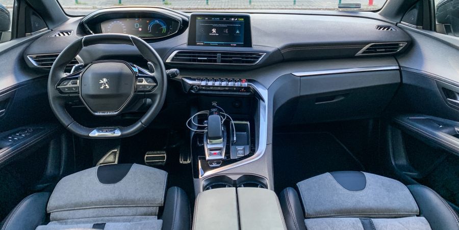 A legerősebb, de nem ezért szeretem – Peugeot 3008 PHEV - STYLENEWS - Mobility - 3008 hybrid, 3008 hybrid teszt, 3008 peugeot 2020, 3008 suv, peugeot 3008 phev, peugeot 3008 plug-in hybrid teszt, 