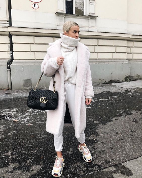 Stílusiskola: így lehetsz csinos melegítőkben - DIVAT&STÍLUS - Stílusiskola - divat, melegítő, outfit, sportos, stílus, 