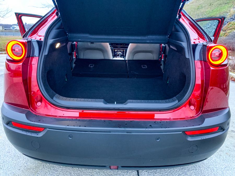 Az autó, amely nem elektromos akart lenni, de az lett – Mazda MX-30 - STYLENEWS - Mobility - elektromos mazda, mazda mx-30, mazda mx30 teszt, mx30 teszt, 