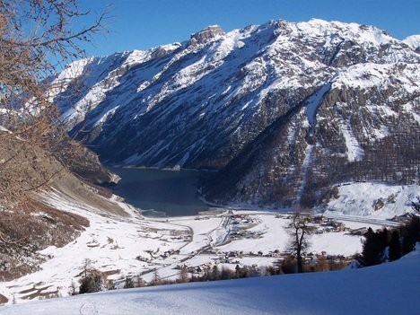 Livigno a vakítóan fehér hegyek otthona - Fesztelen mindennapok -  - alpesi si, alpesi völgy, korcsolyázás, Livigno, snowboard, svájc, 