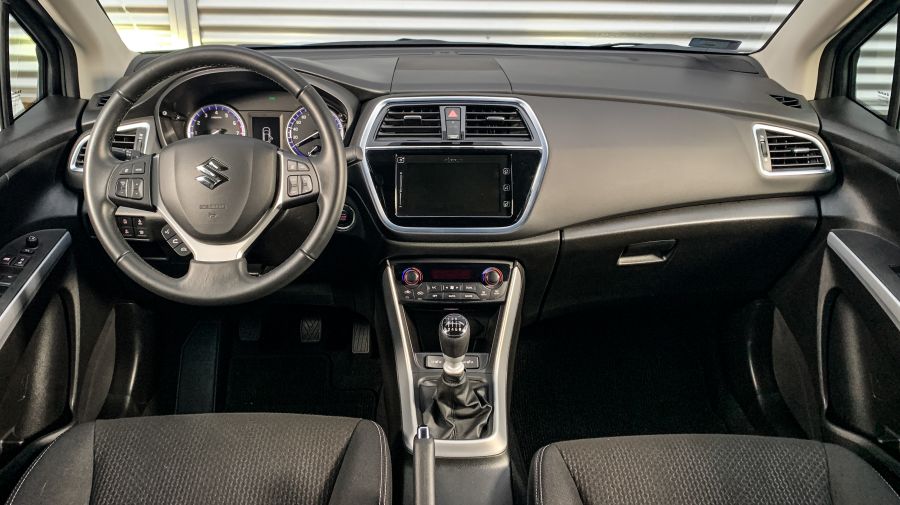 A nehéz kérdés – Suzuki SX4 S-Cross GLX vs. Suzuki Vitara GLX - STYLENEWS - Mobility - suzuki sx4 scross glx, suzuki teszt, suzuki vitara glx, vitara sx4 összehasonlító teszt, vitara vs sx4 scross teszt, 