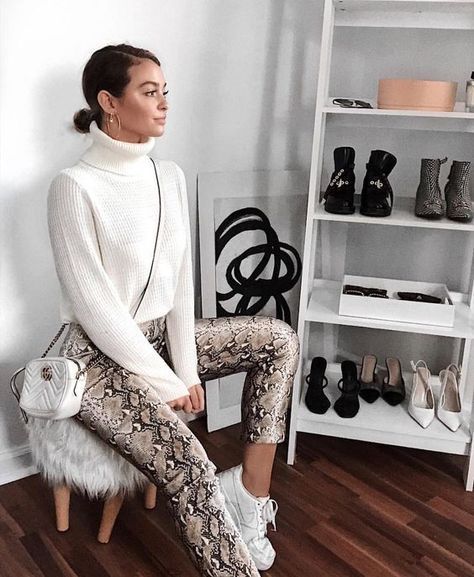 Stílusiskola: így viselj kígyóbőr mintás darabokat - DIVAT&STÍLUS - Stílusiskola - állatminta, divat, kígyó, outfit, stílus, 