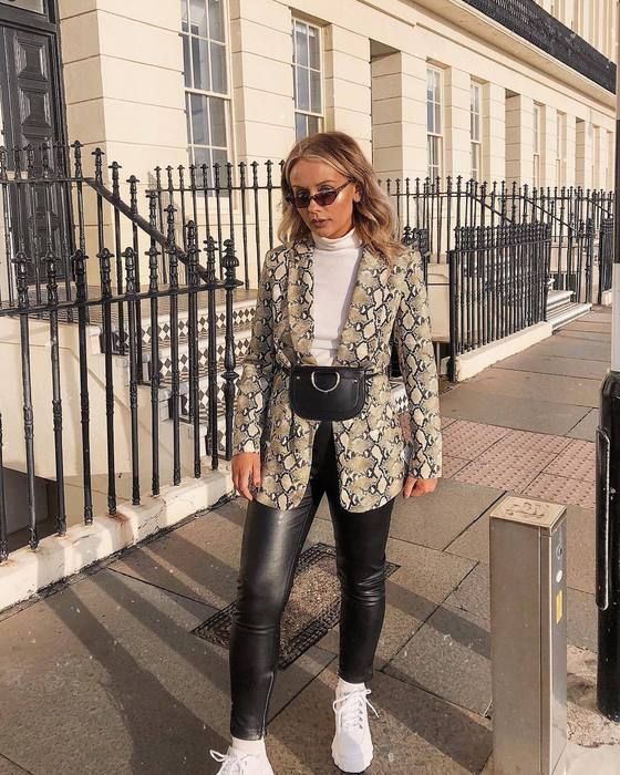 Stílusiskola: így viselj kígyóbőr mintás darabokat - DIVAT&STÍLUS - Stílusiskola - 