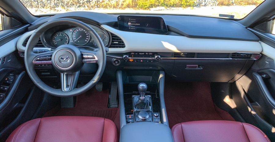 Érzelem és értelem – Mazda 3 100th Anniversary SkyactiveX G-180 - STYLENEWS - Mobility - mazda 3, mazda 3 100th Anniversary, mazda 3 hatchback, mazda3 skyactiv-x180, mazda3 teszt, 