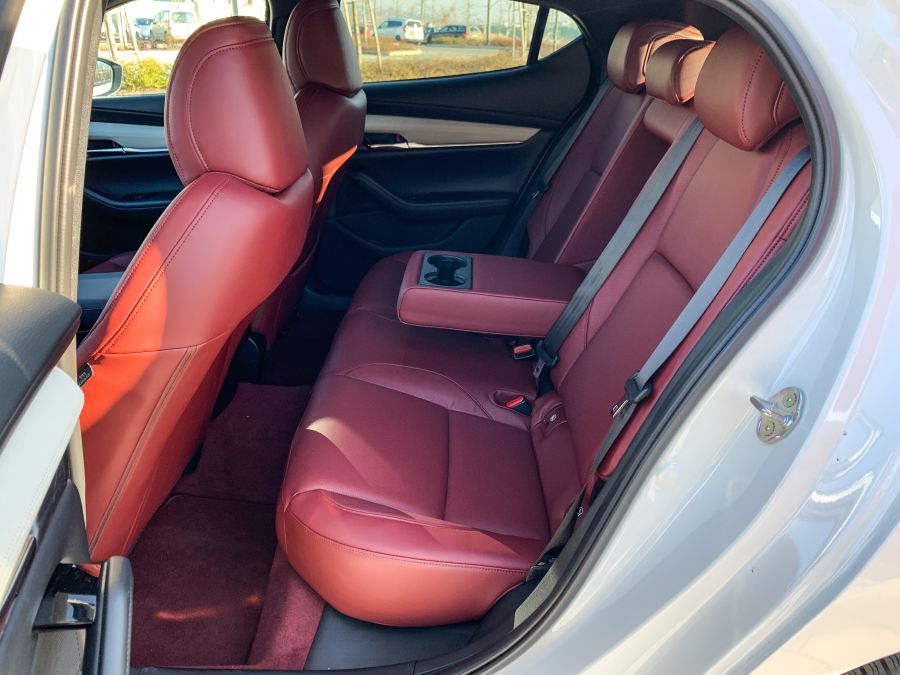 Érzelem és értelem – Mazda 3 100th Anniversary SkyactiveX G-180 - STYLENEWS - Mobility - mazda 3, mazda 3 100th Anniversary, mazda 3 hatchback, mazda3 skyactiv-x180, mazda3 teszt, 