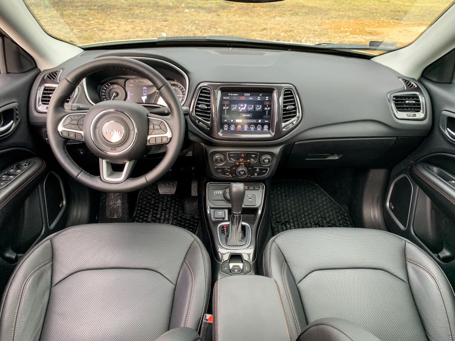 Irányt mutat – Jeep Compass 4xe Plug-in Hybrid (PHEV) - STYLENEWS - Mobility - compass 4xe teszt, jeep compass, jeep compass 4xe plug-in hybrid teszt, jeep compass phev teszt, 