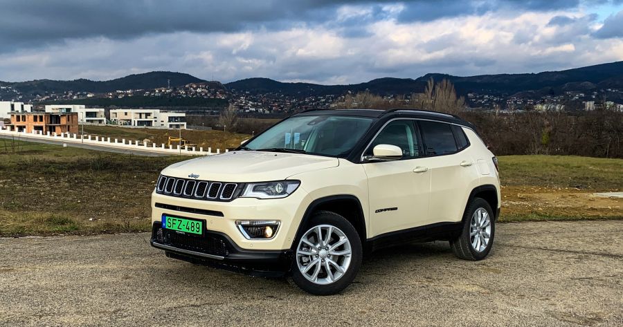 Irányt mutat – Jeep Compass 4xe Plug-in Hybrid (PHEV) - STYLENEWS - Mobility - compass 4xe teszt, jeep compass, jeep compass 4xe plug-in hybrid teszt, jeep compass phev teszt, 