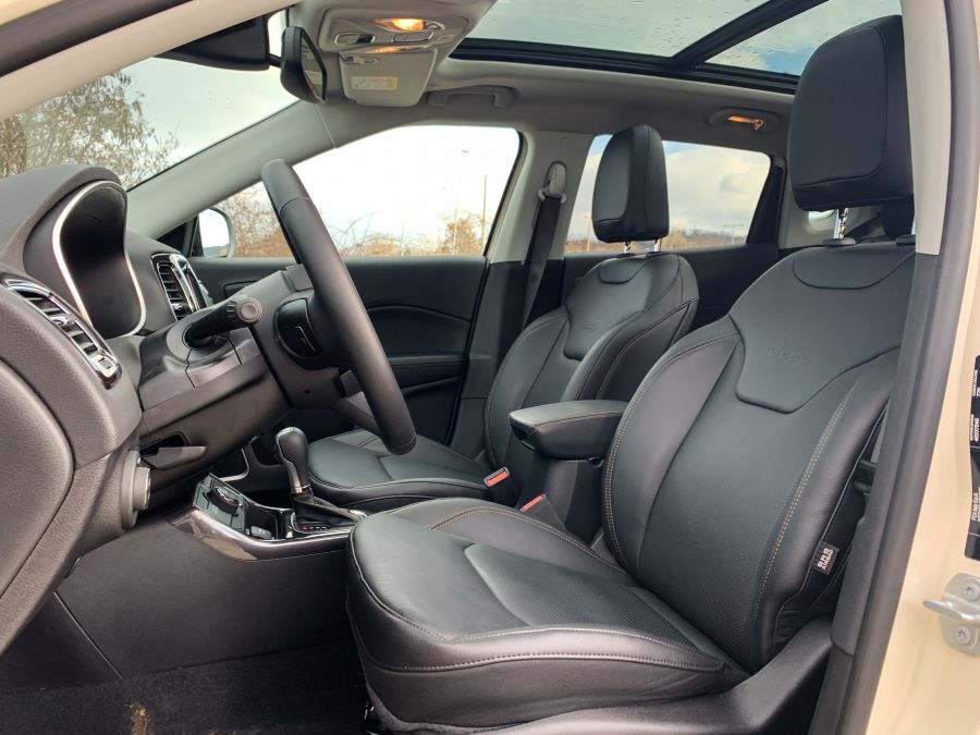 Irányt mutat – Jeep Compass 4xe Plug-in Hybrid (PHEV) - STYLENEWS - Mobility - compass 4xe teszt, jeep compass, jeep compass 4xe plug-in hybrid teszt, jeep compass phev teszt, 