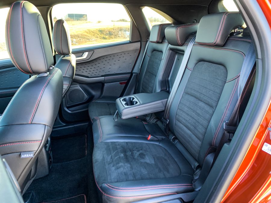 Hybrid is, dízel is – Ford Kuga 2.0 EcoBlue mHEV ST-Line X M6 - STYLENEWS - Mobility - Ford Kuga 2.0 EcoBlue mHEV ST-Line teszt, ford kuga 2020, ford kuga dízel  MHEV teszt, ford kuga EcoBlue teszt, Ford SUV teszt, 